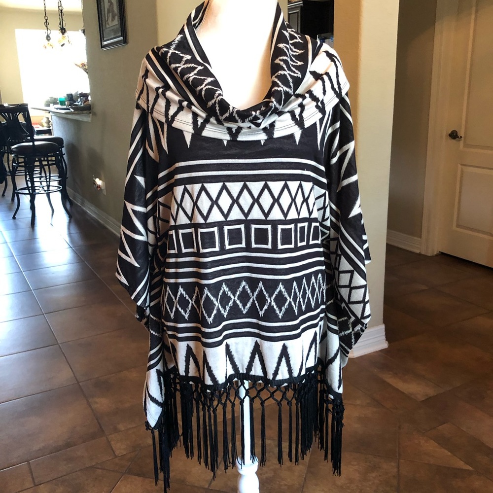 NWOT Stylish Soft Pancho - One Size